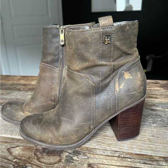 Tommy Hilfiger Boots - Picture 5 of 8